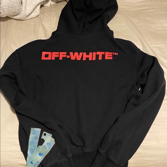 Oversized Off White Hoodie - Picture 2 of 3
